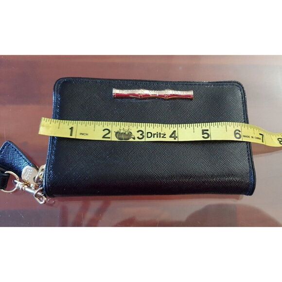 Elaine Turner zip around leather wallet with multiple CC slots - Picture 12 of 13